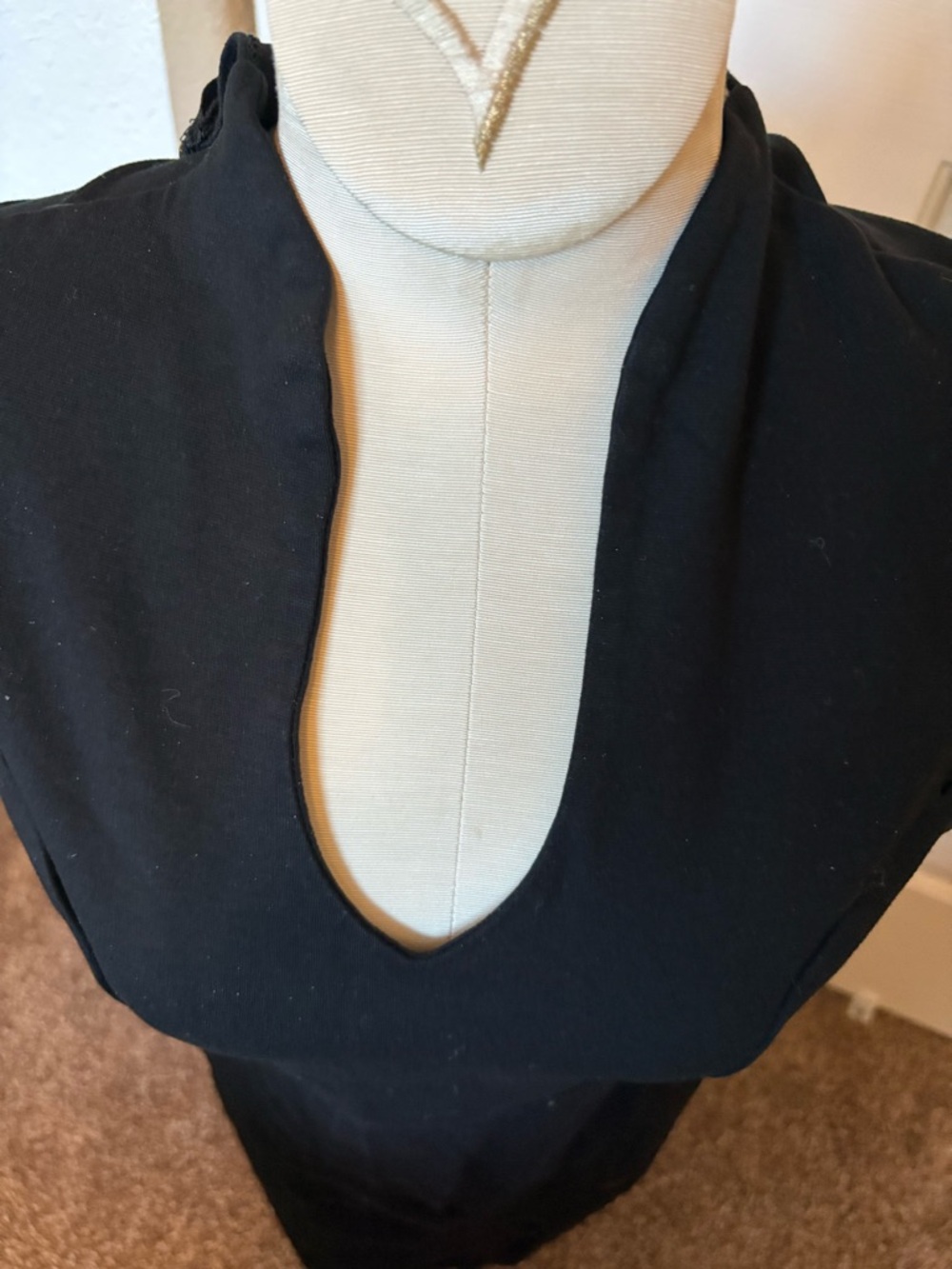 Rolla Coster Black V-Neck Cap-Sleeve Midi Sheath Dress - Picture 2 of 3